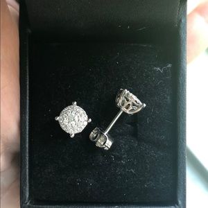 14k white gold genuine diamond stud earrings